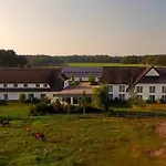 Friesenhof Hotel-restaurant-reitanlage