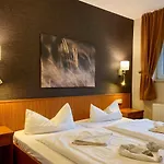 Friesenhof Hotel-restaurant-reitanlage