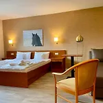 Hotel Friesenhof Hotel-restaurant-reitanlage 4*