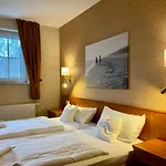 Friesenhof Hotel-restaurant-reitanlage