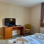 酒店 Friesenhof Hotel-restaurant-reitanlage