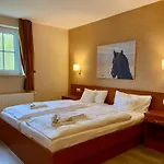 Friesenhof Hotel-restaurant-reitanlage
