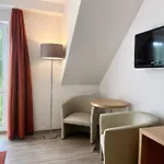 Friesenhof Hotel-restaurant-reitanlage 酒店 4*