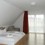 Friesenhof Hotel-restaurant-reitanlage 4*