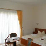 Friesenhof Hotel-restaurant-reitanlage 4*