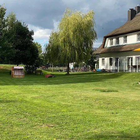 Hotel Friesenhof Hotel-restaurant-reitanlage 4*