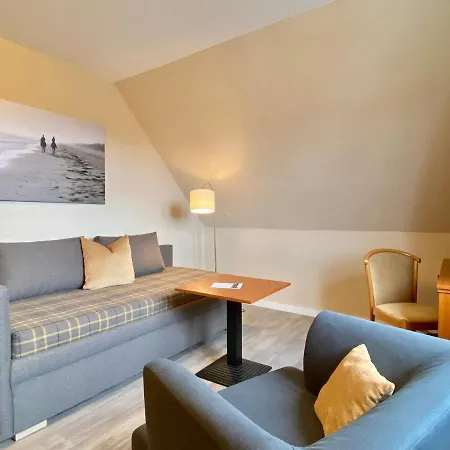 酒店 Friesenhof Hotel-restaurant-reitanlage 4*