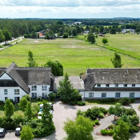 Friesenhof Hotel-restaurant-reitanlage Отель Трассенхайде