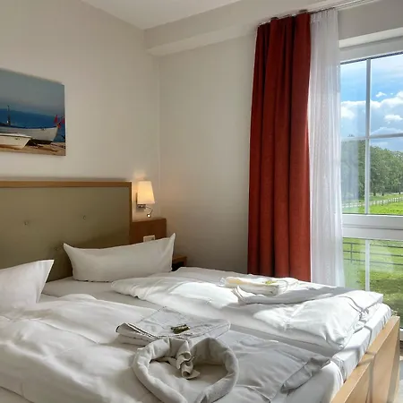 Отель Friesenhof Hotel-restaurant-reitanlage 4*