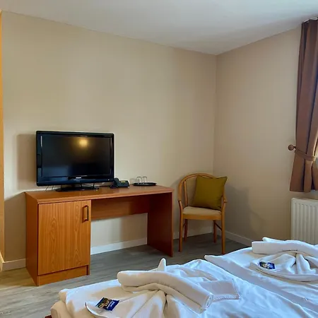 酒店 Friesenhof Hotel-restaurant-reitanlage