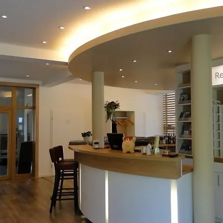 酒店 Friesenhof Hotel-restaurant-reitanlage 特拉森海德