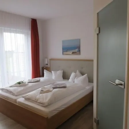 ホテル Friesenhof Hotel-restaurant-reitanlage