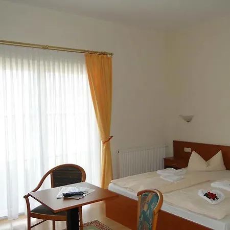 Friesenhof Hotel-restaurant-reitanlage 4*